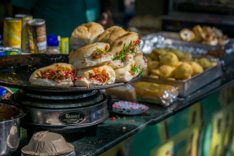 Ghatkopar Khau Galli of Mumbai: A Delicious Vegetarian Food Street for Food Lovers