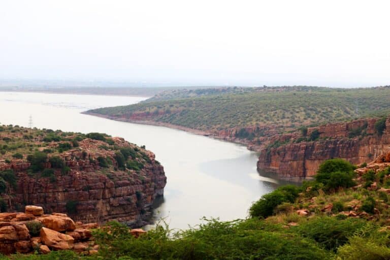 Gandikota Camping: A Memorable Vacation Amidst Stunning Scenery