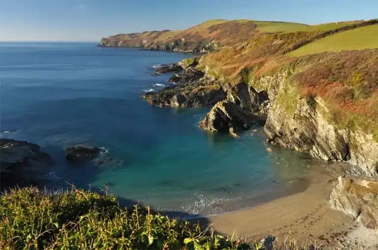 The Ultimate Guide to Lansallos Beach, Cornwall