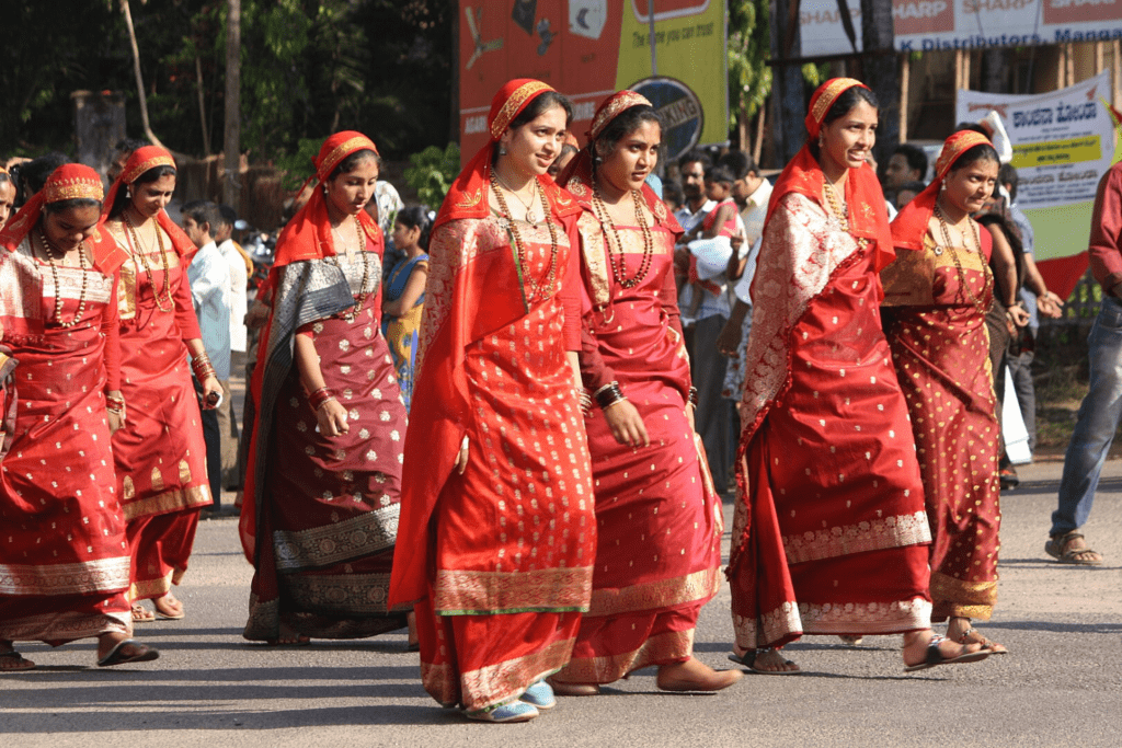women in Kodavaru saree Karnataka traditional dress